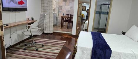 1 多间卧室、熨斗/熨衣板、WiFi、床单