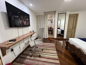 1 bedroom, iron/ironing board, WiFi, bed sheets - Elegant and spacious studio in an upscale neighborhood of Belém. (Nazaré Belém)