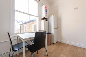 Dining - Split-level spacious family apartment (London)