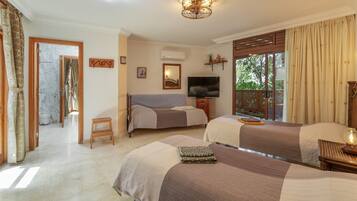 3 slaapkamers, een strijkplank/strijkijzer, wifi, beddengoed