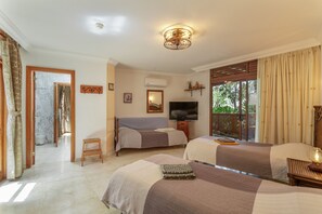 3 habitaciones, tabla de planchar con plancha, wifi y ropa de cama 