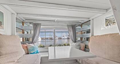 Floating Studio on the Water, Penns Landing