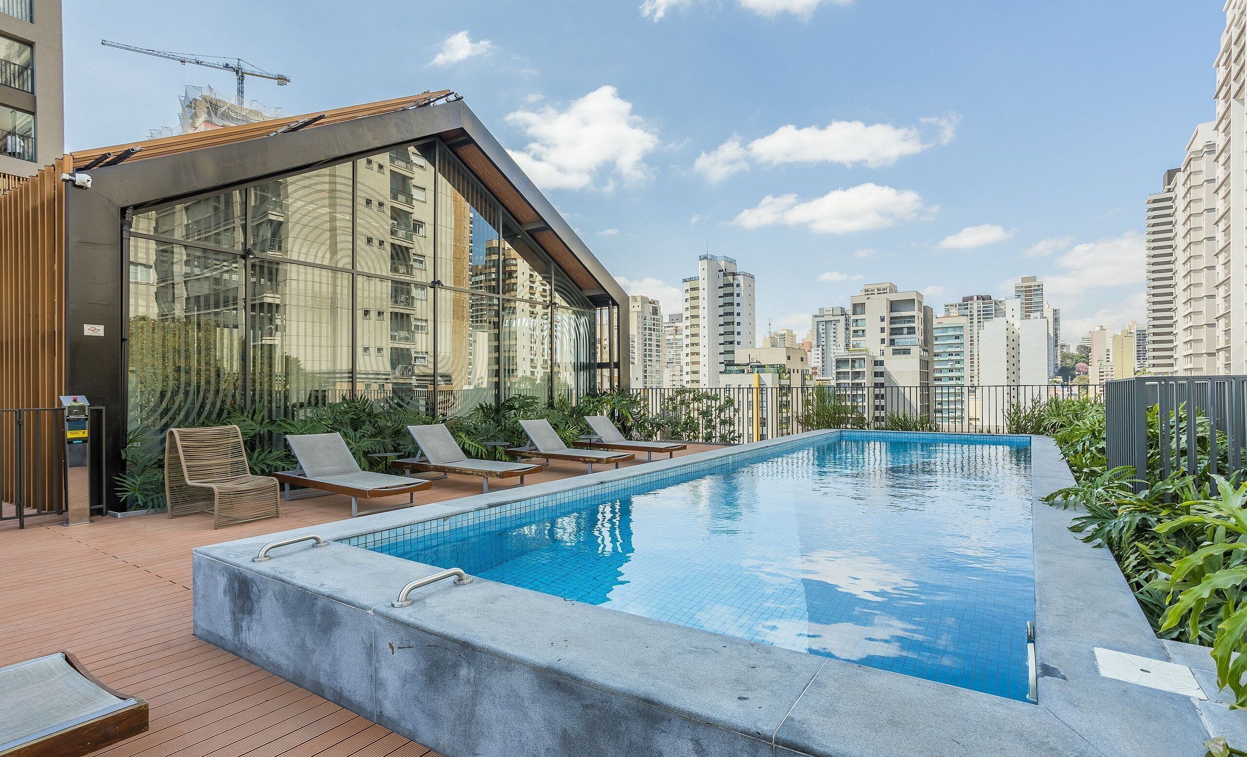 Basic Apartment | Pool