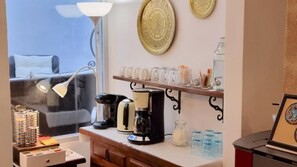 Free daily buffet breakfast  - Boutique B&B Número Cuatro (Benissa)