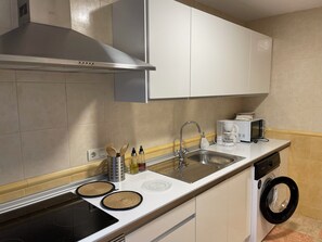 Microones, forn, placa de cuina i rentaplats