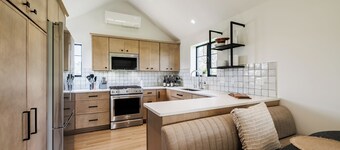 Farmhouse Retreat Near Letchworth, Conesus Lake & Finger Lakes Wineries