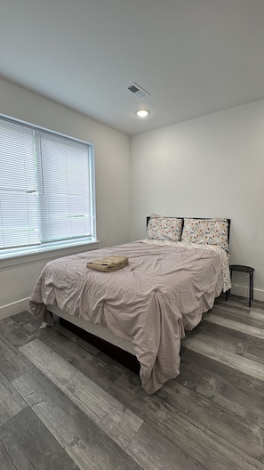 2 habitaciones, tabla de planchar con plancha y wifi gratis