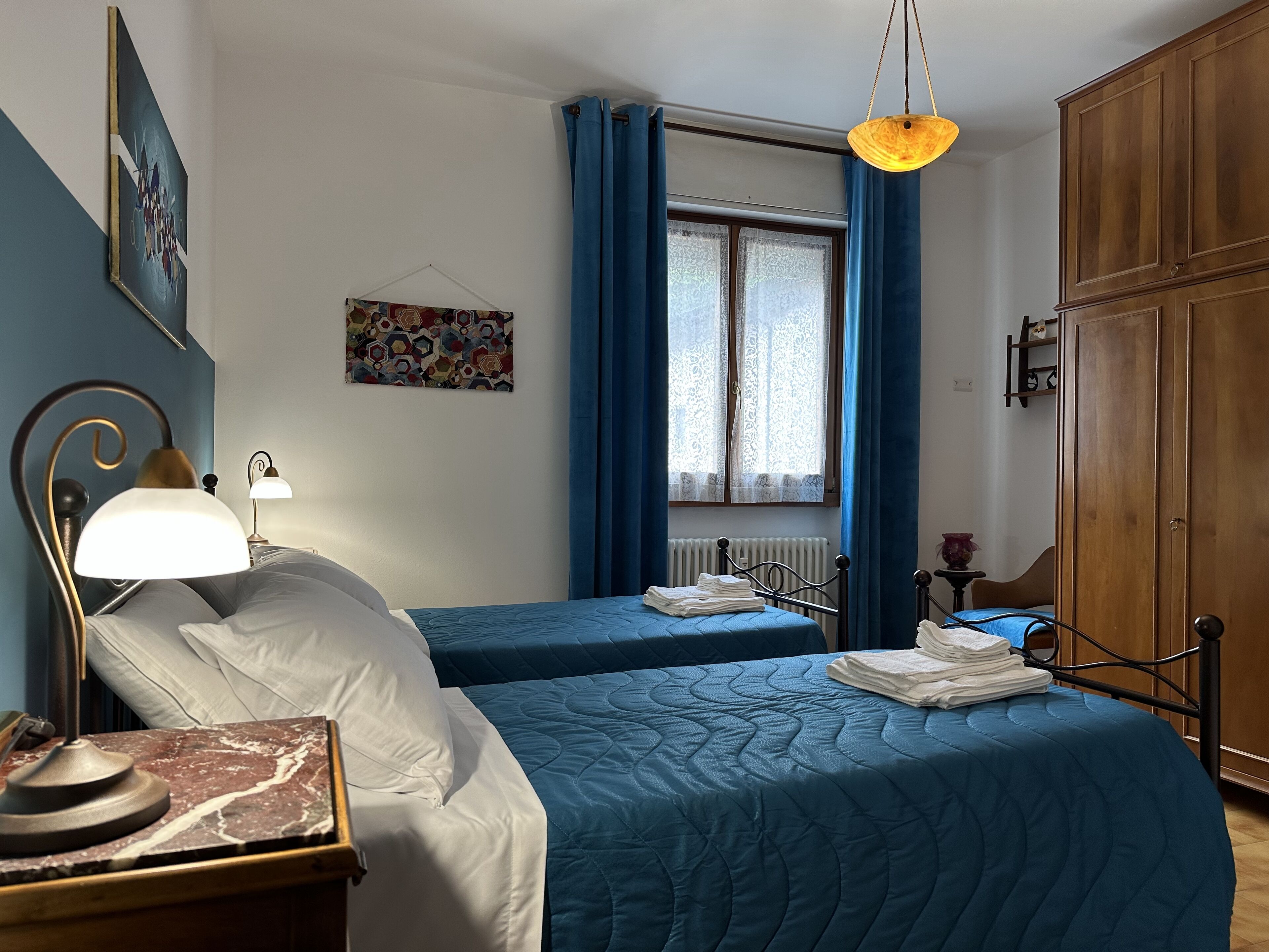 3 Schlafzimmer, Reisekinderbett, kostenloses WLAN, Bettwäsche