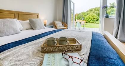 Mor Annedd Cymyran - sleeps 4 guests in 2 bedrooms