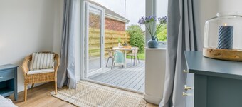 Mor Annedd Cymyran - sleeps 4 guests  in 2 bedrooms