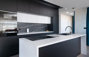 Fridge, microwave, oven, dishwasher - Stunning home in Pula with sauna (Pula)