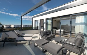 Terrace/patio - Nice home in Pula with sauna (Pula)