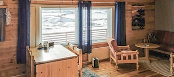 Casa que admite mascotas en Snefjord con sauna