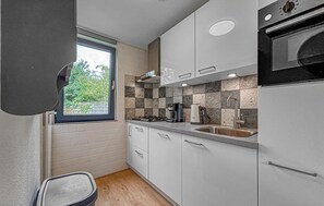 Refrigerador, placa de cocina, lavavajillas, cafetera/tetera