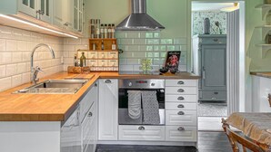 Private kitchen - Gorgeous home in Seglora with WiFi (Seglora)