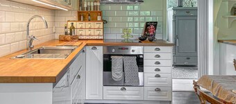 Awesome home in Seglora with WiFi