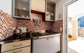 Refrigerador, placa de cocina