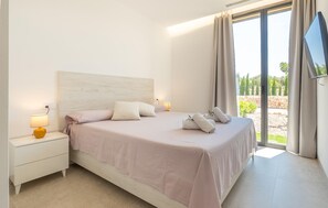 3 bedrooms, travel crib, free WiFi - Beautiful home in Sineu with private swimming pool, can be inside or outside (Sineu)