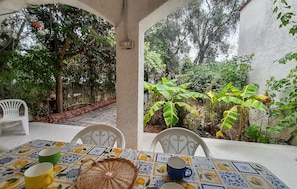 Outdoor dining