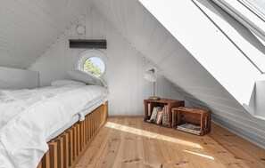 3 bedrooms, travel crib, free WiFi