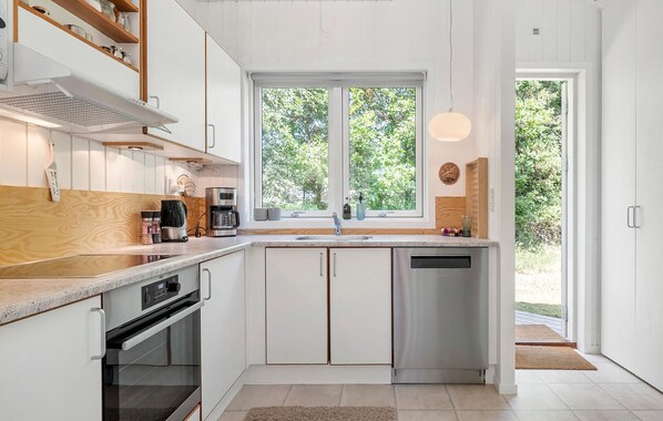 Kühlschrank, Herdplatte, Geschirrspüler