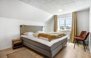 7 bedrooms, travel crib, free WiFi - Awesome home in Thisted with sauna (Thisted)