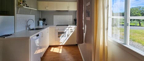 Fridge, oven, coffee/tea maker