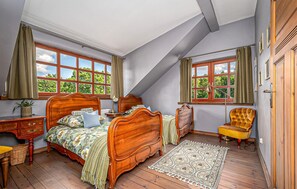 8 bedrooms, free WiFi