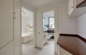 2 bedrooms, iron/ironing board, free WiFi