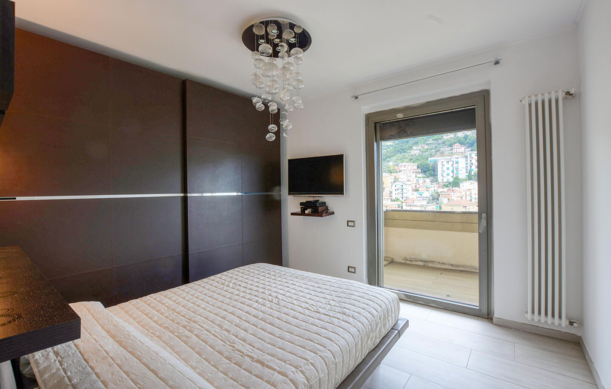 2 bedrooms, iron/ironing board, free WiFi