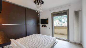 2 bedrooms, iron/ironing board, free WiFi