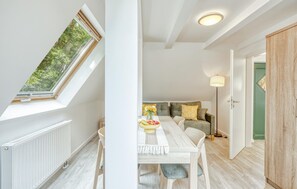 Dining - Gorgeous apartment in Altenkirchen (Altenkirchen)
