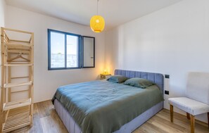 3 bedrooms, iron/ironing board, free WiFi