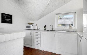 Fridge, dishwasher, coffee/tea maker