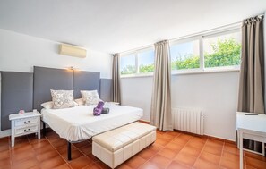 5 bedrooms, free WiFi