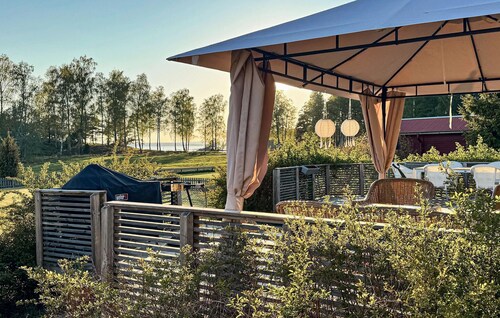 Amazing home in Motala with WiFi