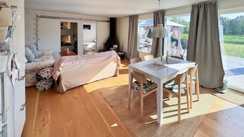 3 bedrooms, free WiFi