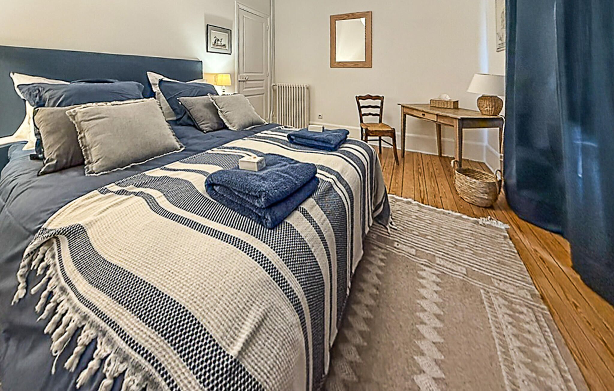 3 slaapkamers, een strijkplank/strijkijzer, reisbedje, gratis wifi