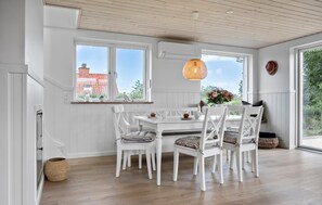 Dining - Beautiful home in Gudhjem with WiFi (Gudhjem)