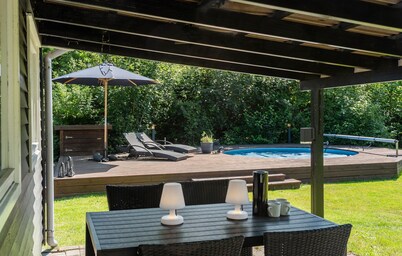 Preciosa casa en Eskebjerg con piscina privada, puede estar dentro o fuera.