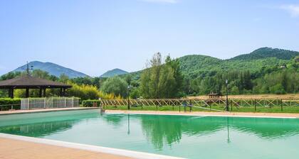 Preciosa casa en Montone con WiFi