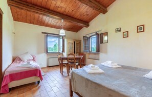 7 habitaciones y wifi gratis