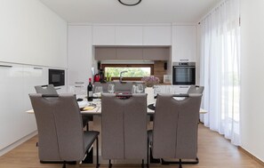 Réfrigérateur, four, plaque de cuisson, lave-vaisselle