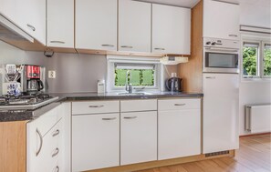 Refrigerador, placa de cocina, lavavajillas, cafetera/tetera
