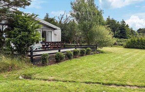 Outdoor dining - Awesome home in Vejby with WiFi (Vejby)