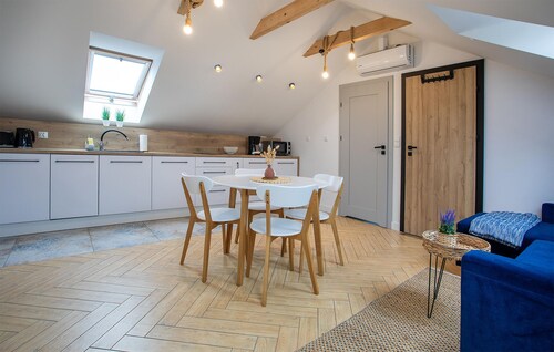 Stunning apartment in Nowecin with WiFi