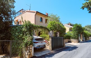 Property grounds - Pet friendly apartment in Artatore with WiFi (Artatore)