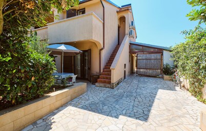 3 bedroom pet friendly apartment in Artatore