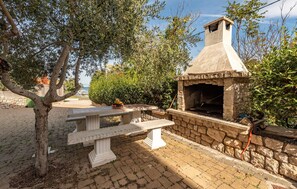 Outdoor dining - Gorgeous apartment in Lukoran with house sea view (Lukoran)