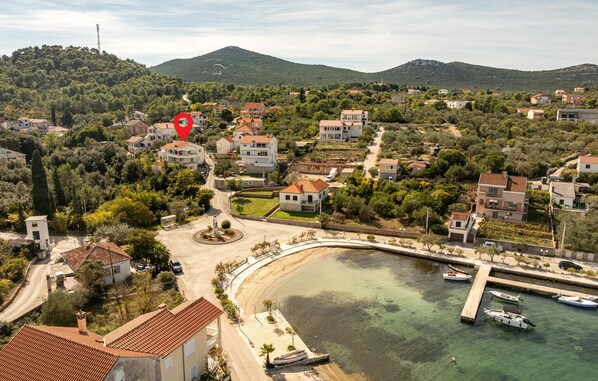 Aerial view - Gorgeous apartment in Lukoran with house sea view (Lukoran)